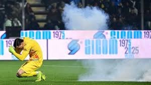 雷迪克盛赞艾顿防守端表现：他能做很多事情，甚至能换防马克西